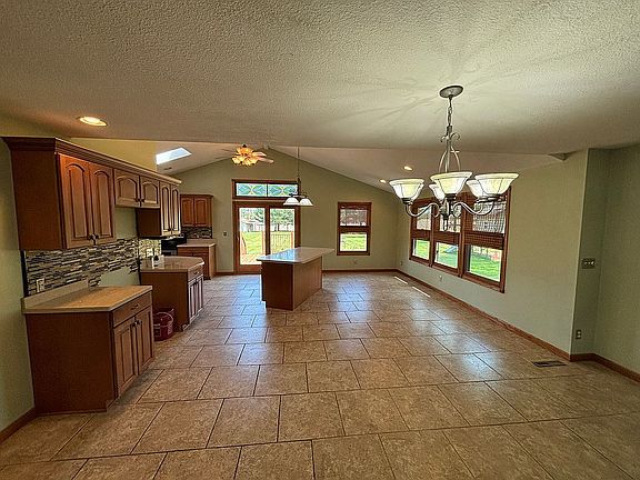 4th image of 5699 Riverview Rd