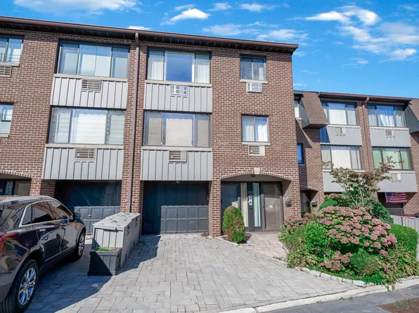 154-05 Riverside Drive image 1 of 21