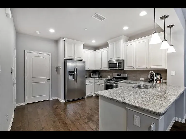 4225 Blackjack Oak Dr — Photo 6