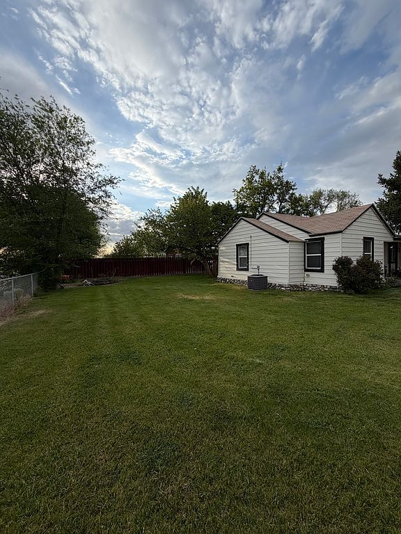 418 S Date St - Property Image