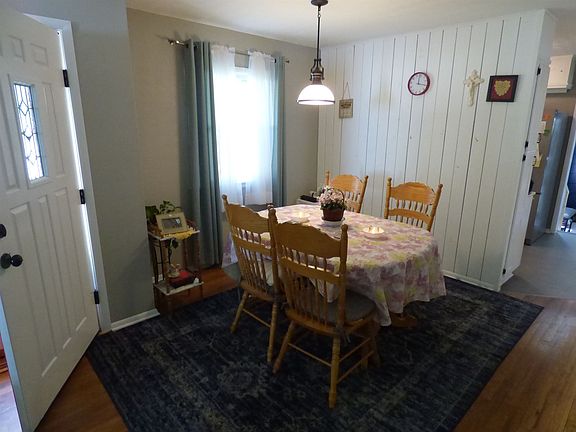 3rd image of 17319 Wilshire Dr