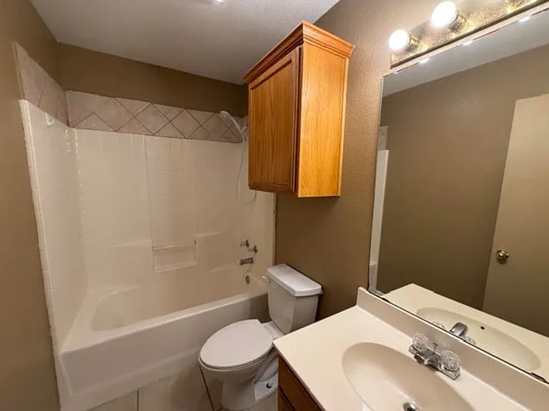 10209 Lilac Ln #B — Photo 11