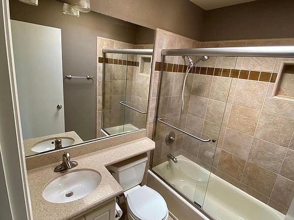 5th image of 3636 Villa Ter APT D