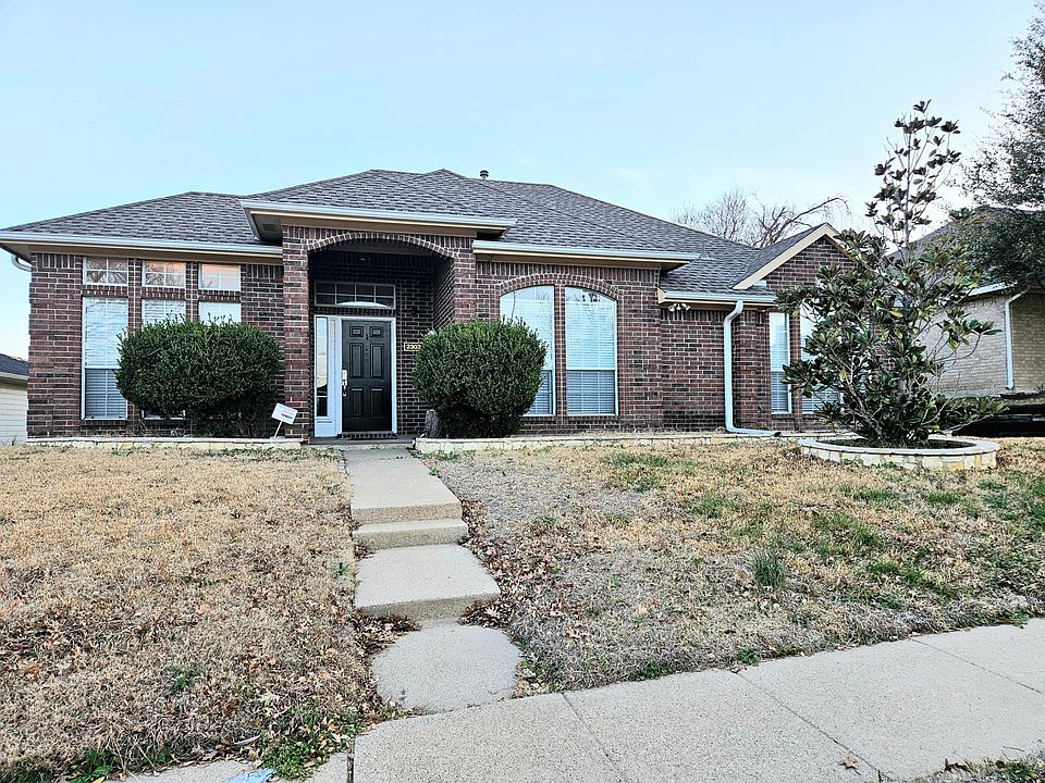 1st image of 2302 McIntosh Dr