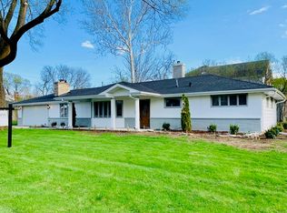 604 Countryside Dr, Wheaton, IL 60187