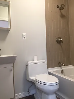 Rented by Bedford Realty USA Corp | media 9