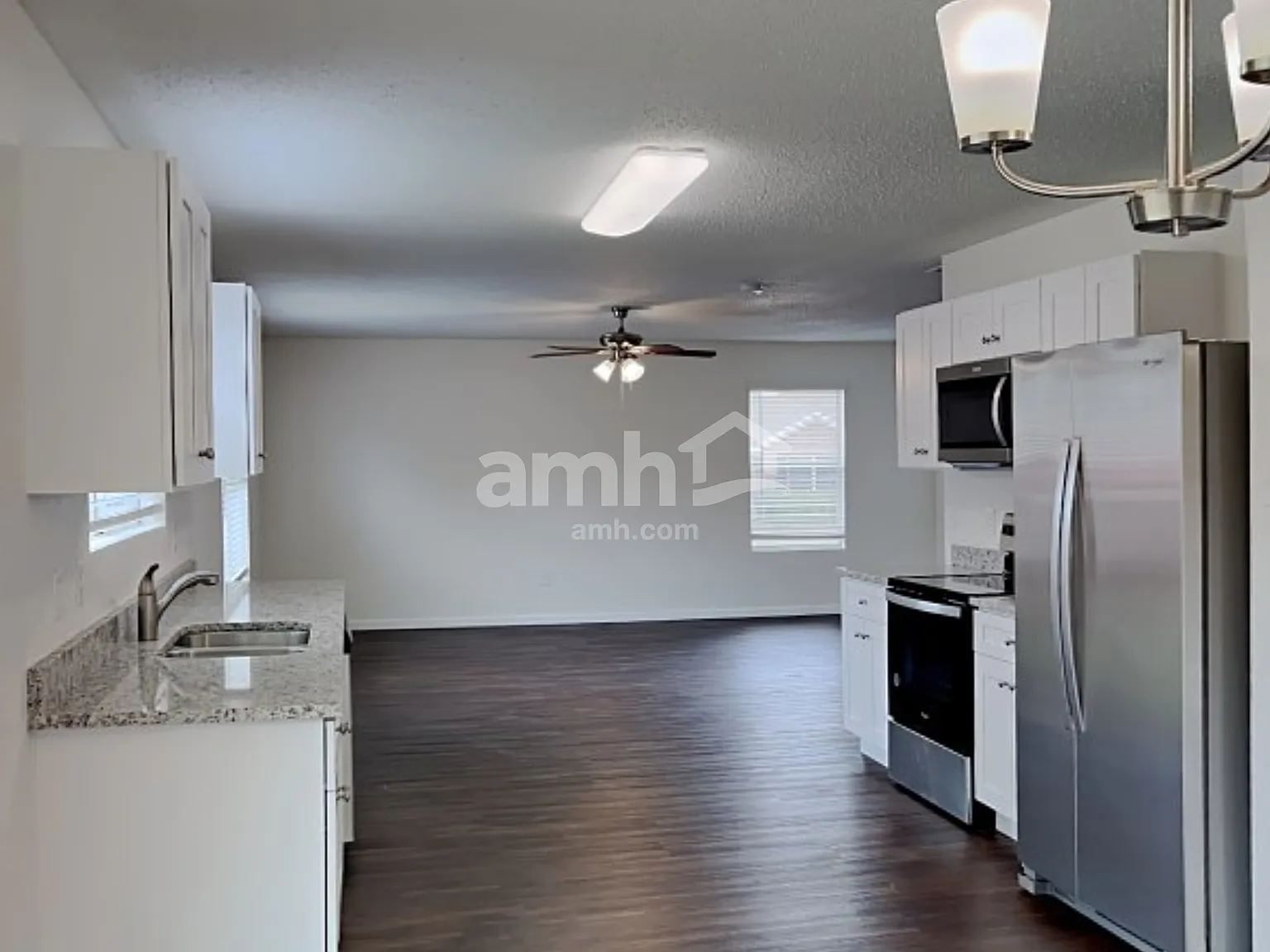 4 bed, 2.5 bath, 2218 sqft, $2,560 — Photo 3