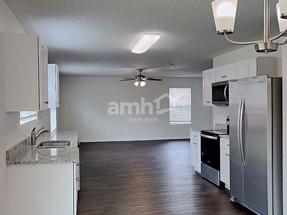 3rd image of 10413 Woodruff Ct