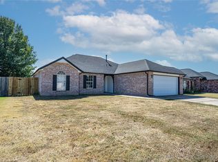 11008 E 120th St N, Collinsville, OK 74021