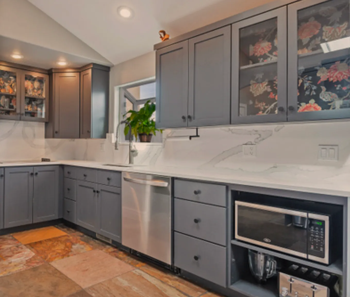 6 bed, 3002 sqft, $4,500 — Photo 3