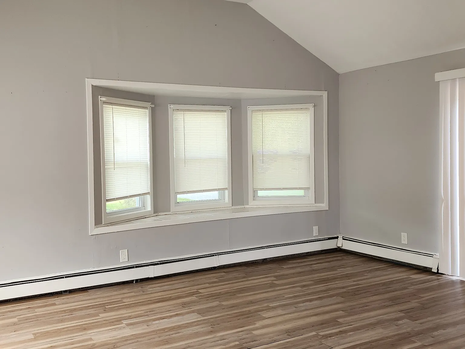 3 bed, $3,300 — Photo 4