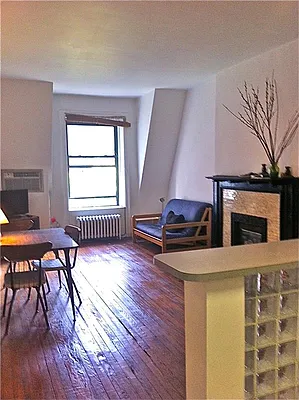 Sold by R New York | media 8