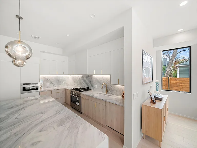 2107 Brackenridge St #A — Photo 14