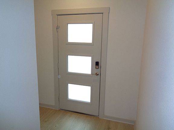 3rd image of 2370 Ashford St