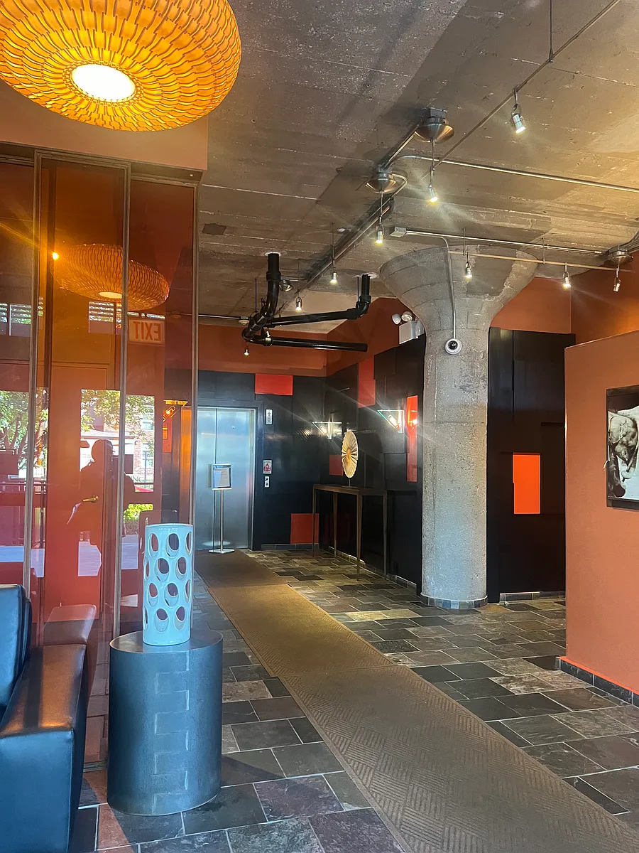 Building Lobby - 1033 W 14th Pl #316