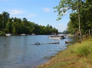 358 Shelter Bay Dr, Newberry, SC 29127
