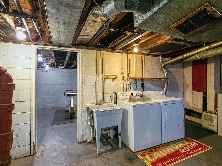 1028 N Cedar St — Photo 16