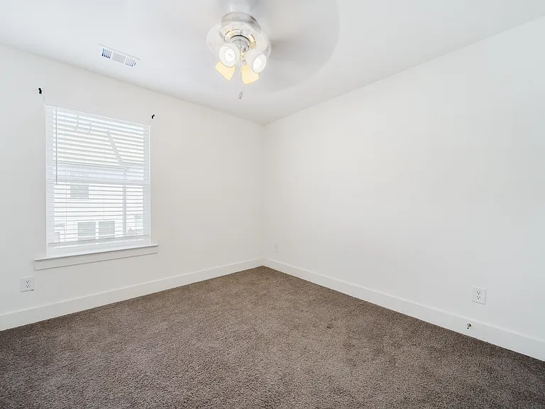 72 Garrison Dr — Photo 16