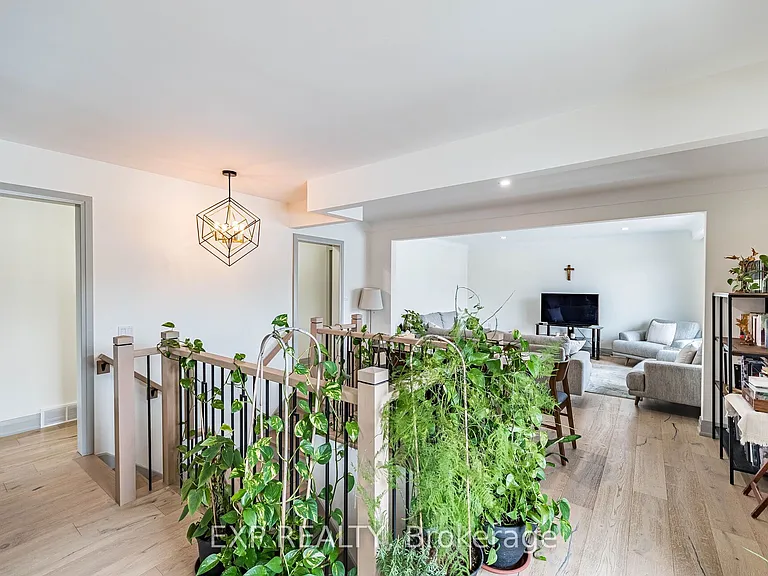 7623 Chorozy St — Photo 8