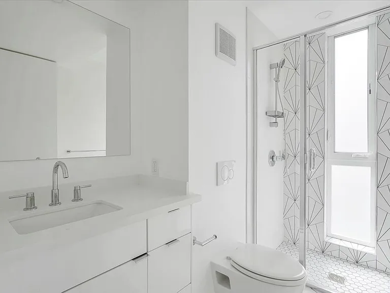 4553 Saturn St — Photo 7