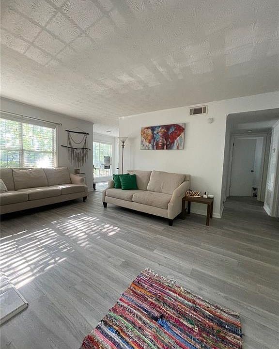 1st image of 1503 Glenleaf Dr