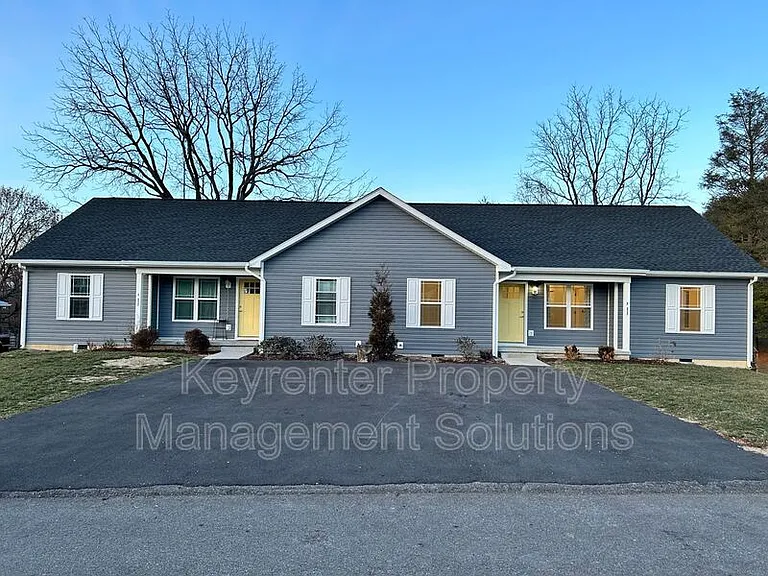 317 Sterling St #B — Photo 33