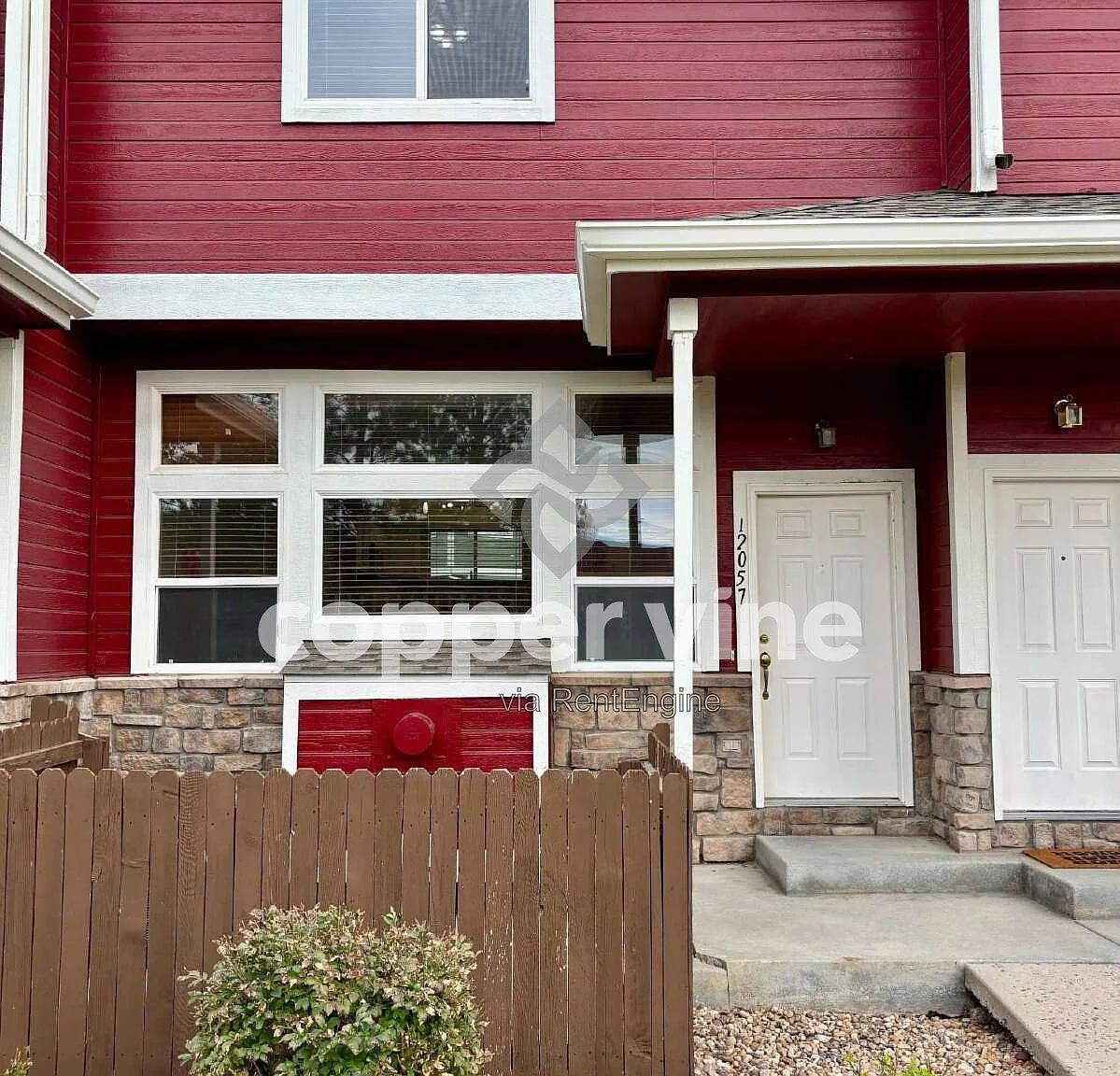 3 bed, 2.5 bath, 1260 sqft, $2,470 — Photo 2