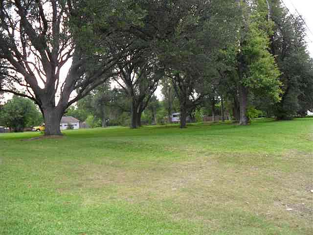 2nd image of 6800 39th St