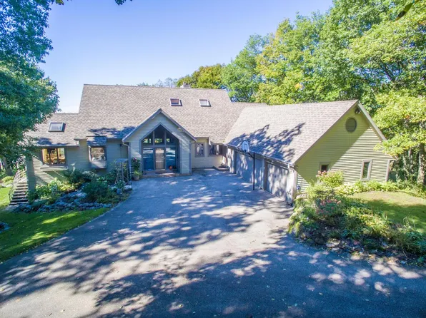 1071 North Waterville ROAD, Oconomowoc, WI 53066