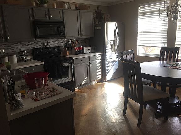 5th image of 2628 Annalea Ln