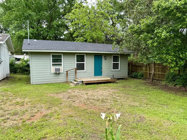 520 McGuire Ln, Huntsville, TX 77340