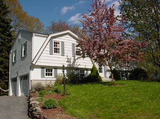 11 Fieldstone Rd, Cape Elizabeth, ME 04107