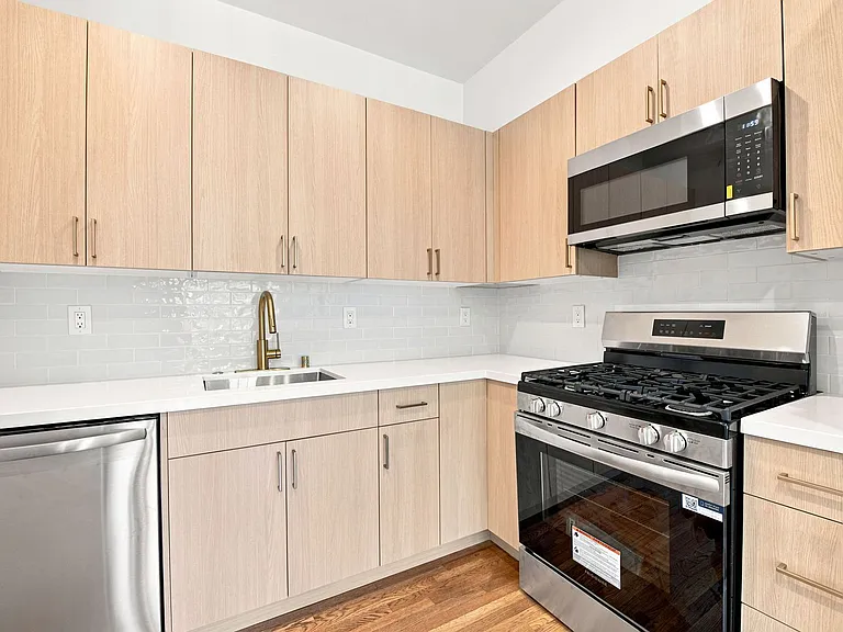 1734 Greenwich St #2 — Photo 11