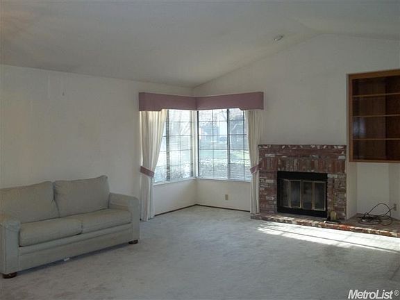 2nd image of 1650 Ashford Dr