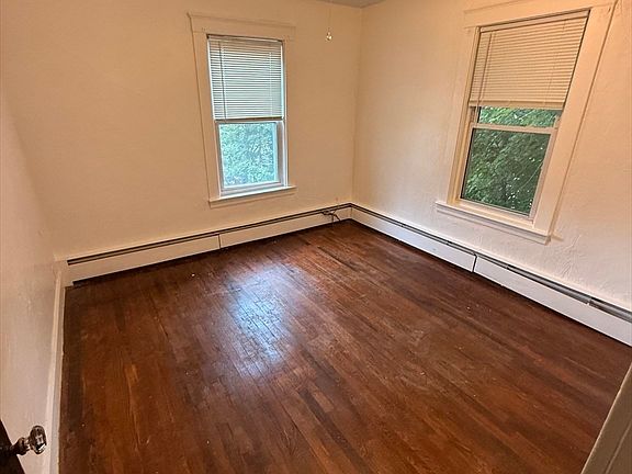 5th image of 105 Grant St