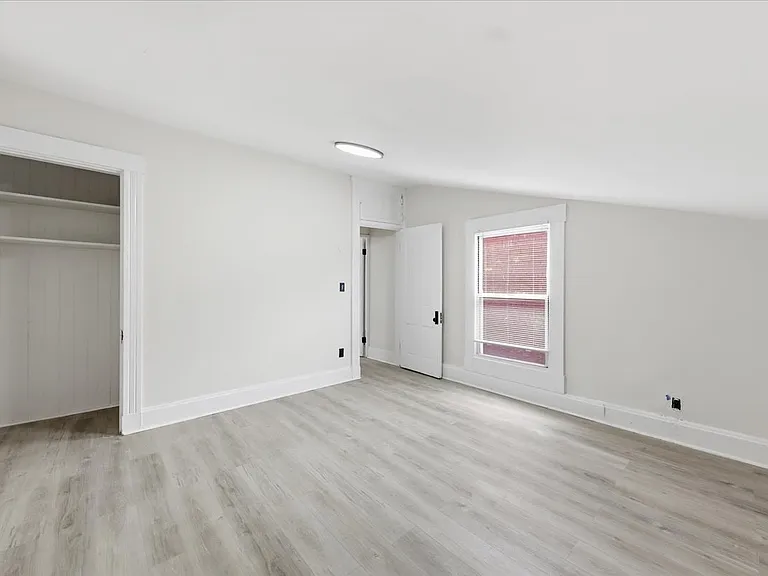 2502 Halstead St — Photo 28