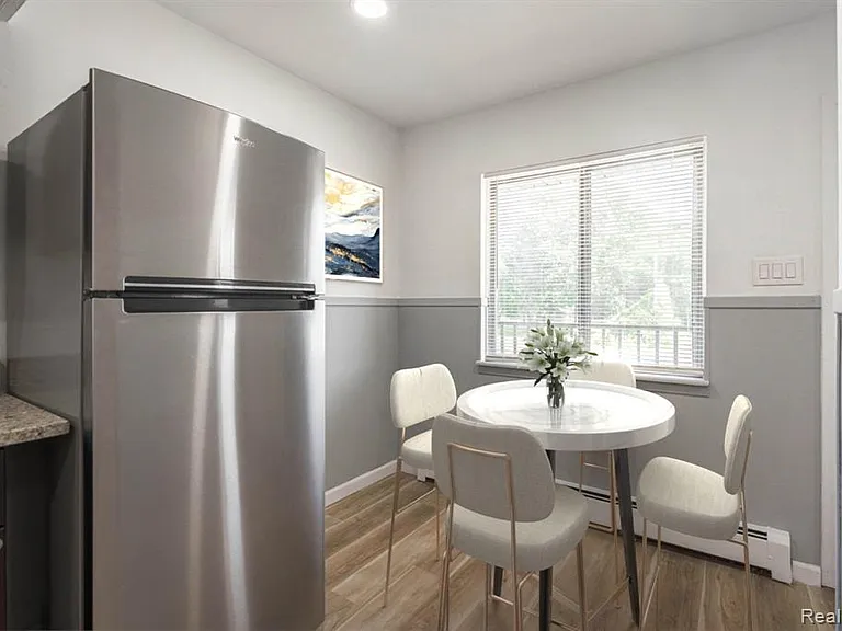 2475 S Commerce Rd #5 — Photo 16