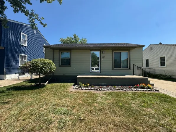649 9th St, Wyandotte, MI 48192