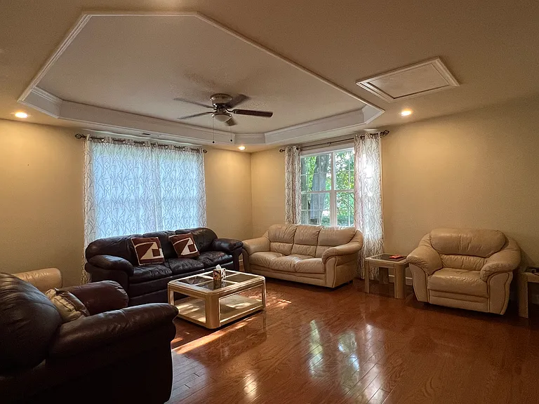 5002 Wickham Rd — Photo 5