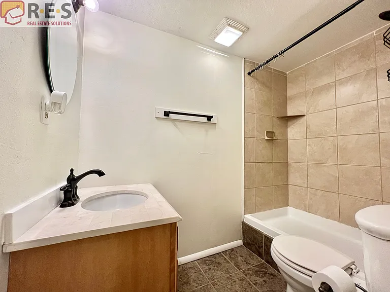 2739 Straus Ln — Photo 15