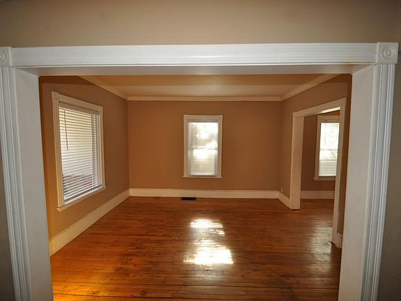 3rd image of 3019 Sheridan Ave N