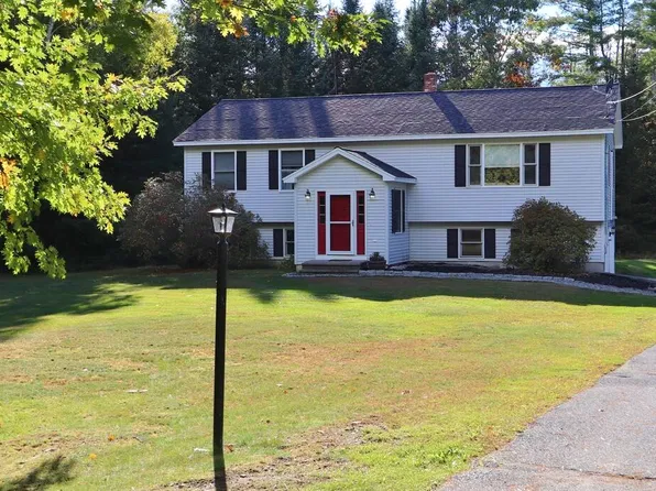 30 Pine Grove Avenue, Glenburn, ME 04401