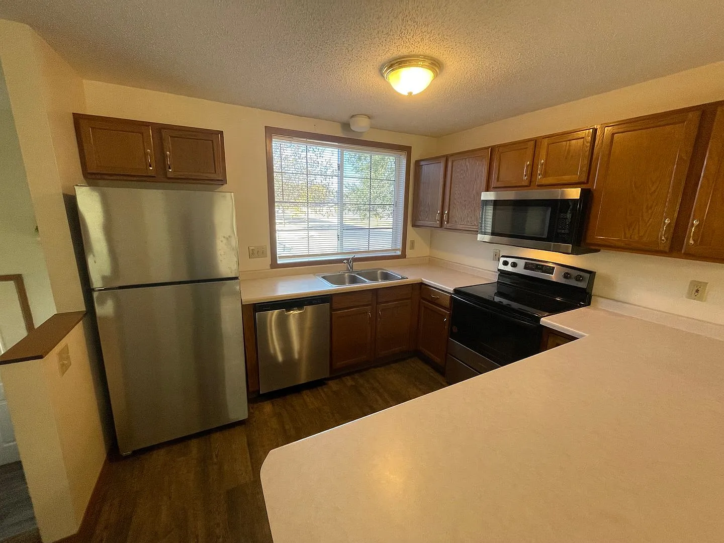 3 Bed Townhome in South Fargo — Photo 2