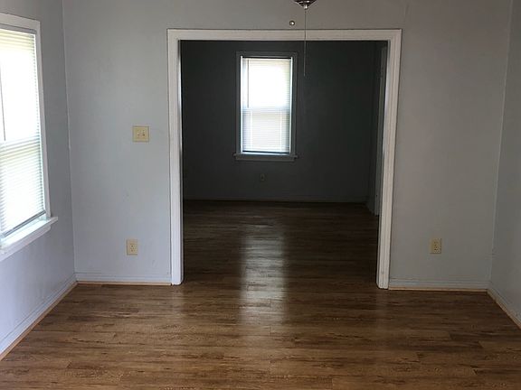 4th image of 2245 NE 20th St