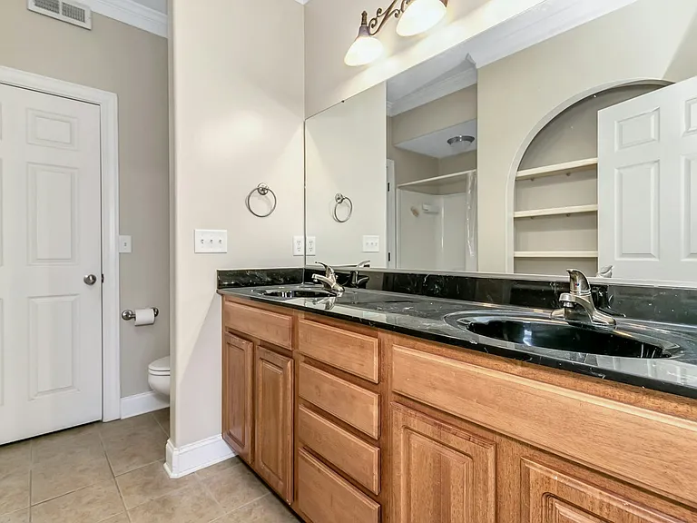 857 W Pointe Dr — Photo 17