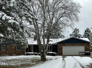 6371 N Williams Rd, Saint Johns, MI 48879