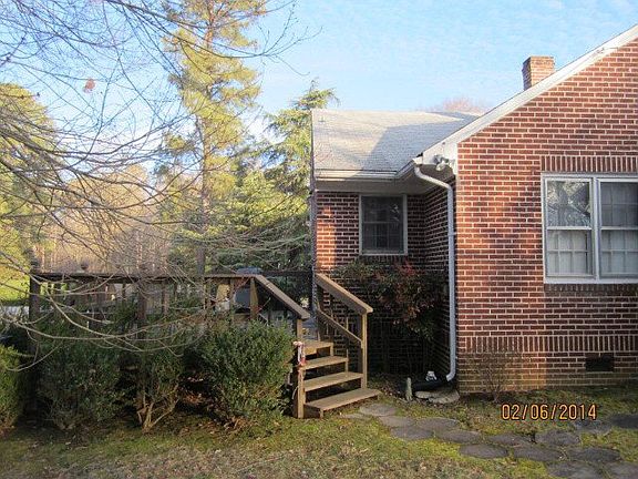3rd image of 829 Windham Ave