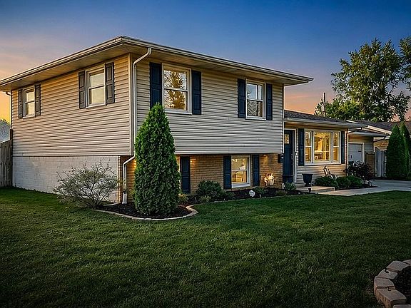 2nd image of 404 Crestview Dr