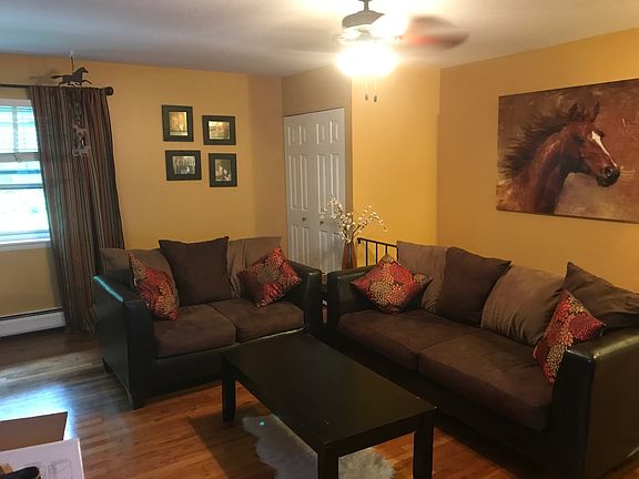 2nd image of 6 Glen Hollow Dr APT A5
