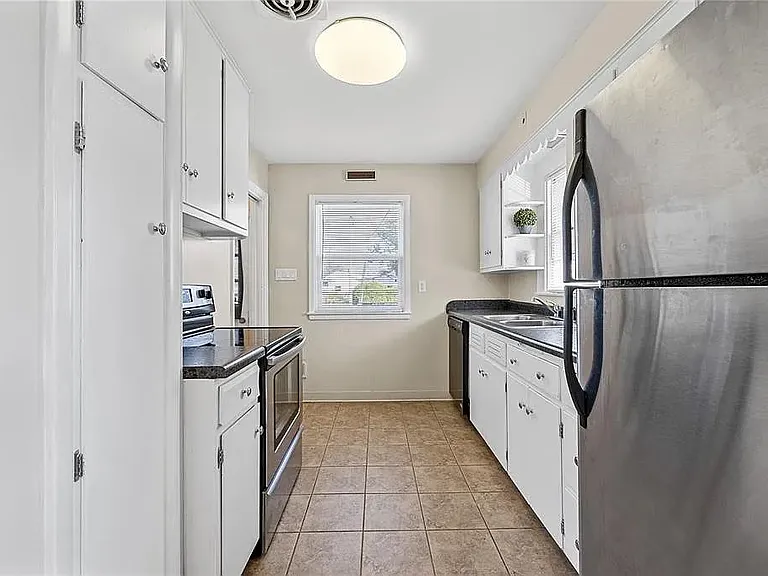 2041 Eastern Ave NE — Photo 12